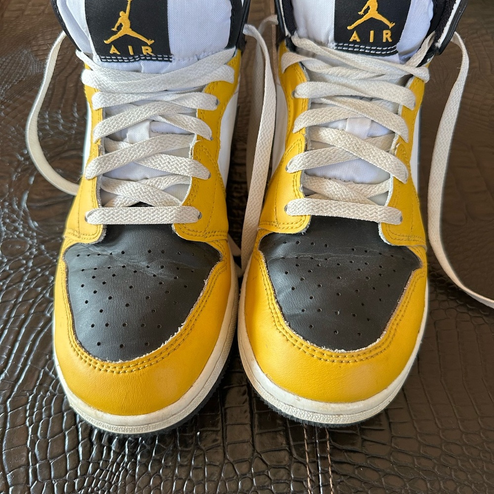 Nike Kids Sneakers - Yellow and Black